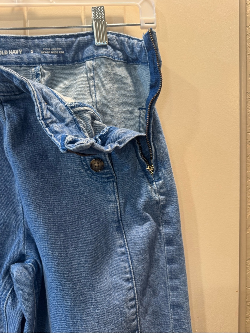 High-Rise Wide-Leg Jeans - Picture 3 of 7